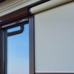 Roleta screen zewnętrzna na wymiar 380x220 cm SK 45/105 2