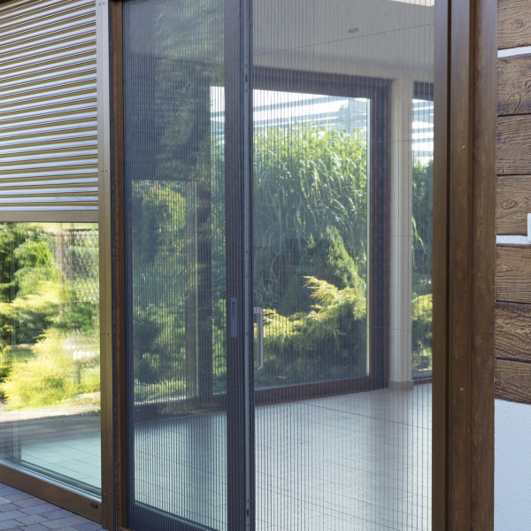 Moskitiera plisowana przesuwna rozm. 180x200 cm kolor orzech okleina