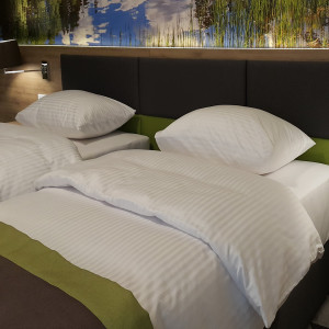 POSZWA HOTELOWA w PASY 140X200 2